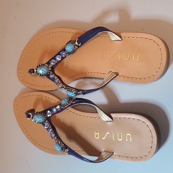BEAUTIFUL Blue Jeweled flip flops sz 7 - Picture 3 of 3